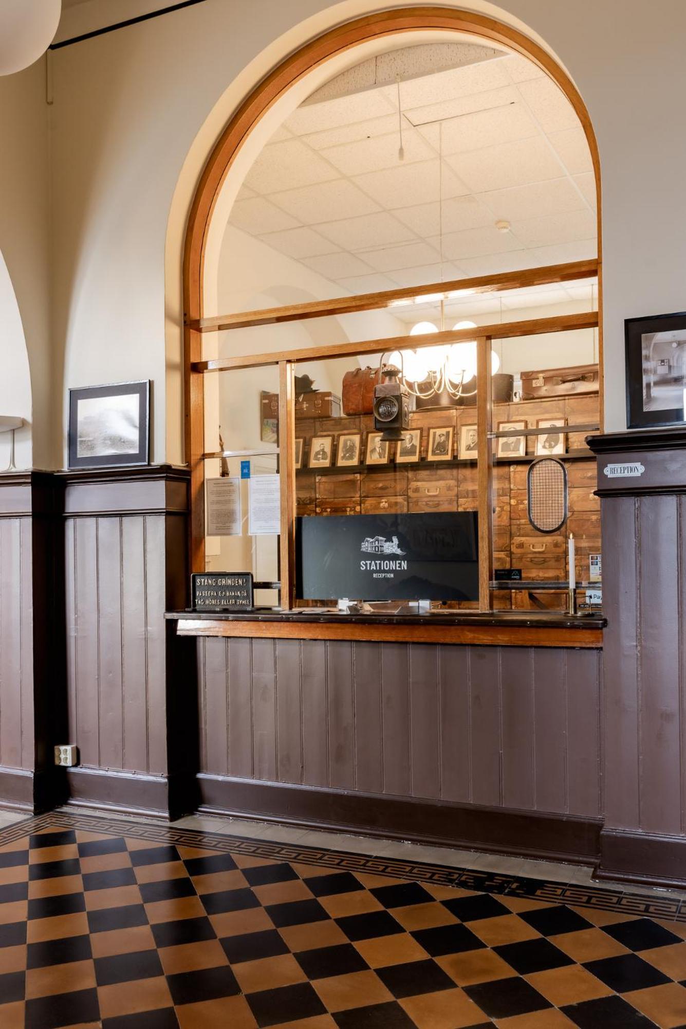 Stationen Couette-café