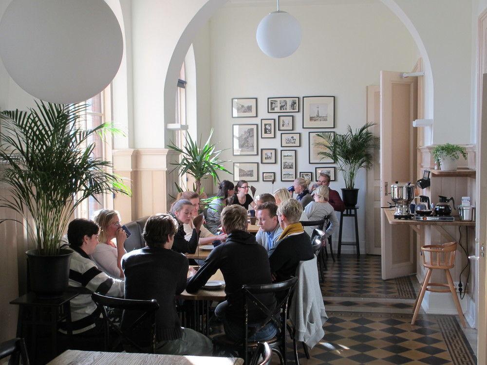 Couette-café Stationen